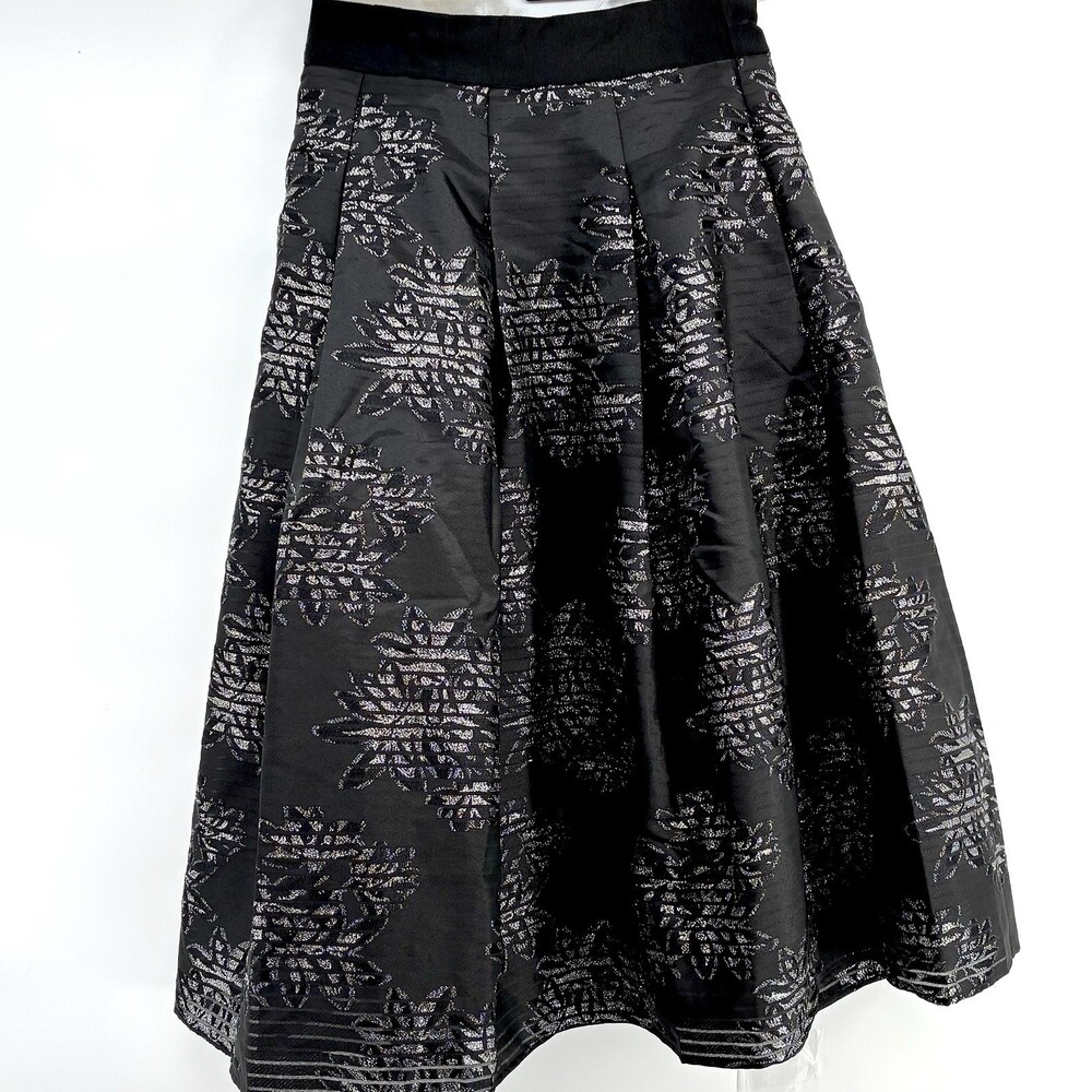 White House Black Market NWT Metallic Floral Full Skirt Black Size 2 (F)